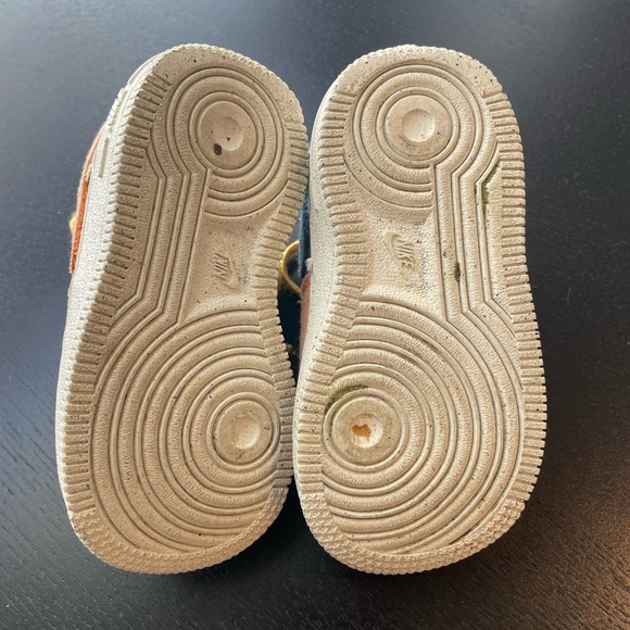 Nike Kids' Yellow and Blue Shoes - Picture 5 of 7